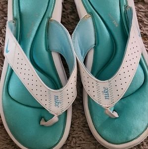 Nike flip flops